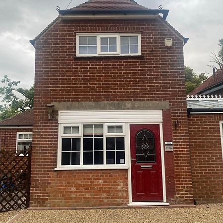 Red House Cottage 霍尔比奇 外观 照片